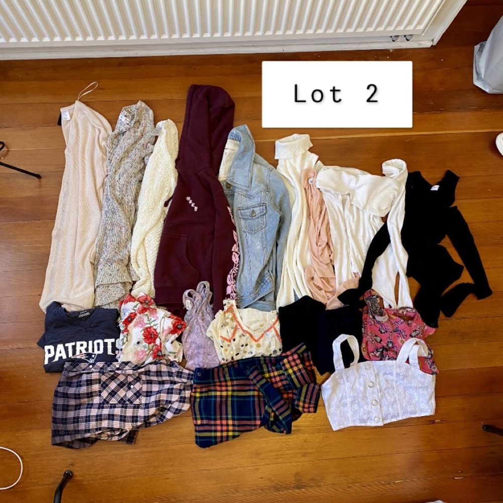 Reseller lot!! 19 Tops!